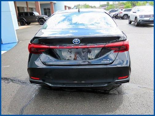 2019 Toyota Avalon Hybrid XLE Plus