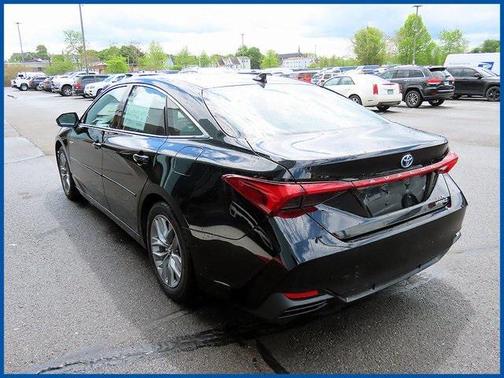 2019 Toyota Avalon Hybrid XLE Plus
