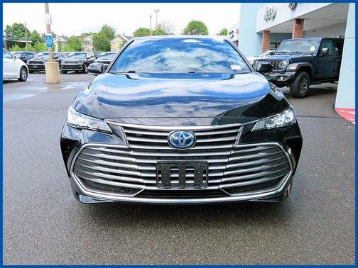 2019 Toyota Avalon Hybrid XLE Plus