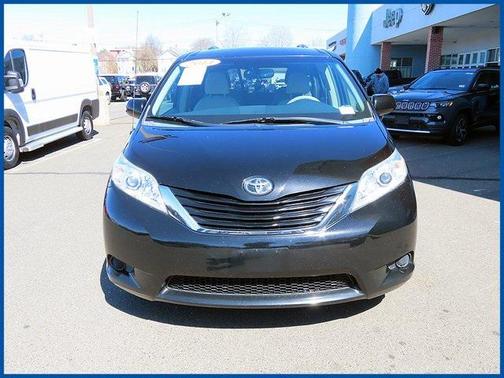 2014 Toyota Sienna LE