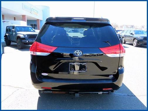 2014 Toyota Sienna LE