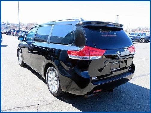 2014 Toyota Sienna LE