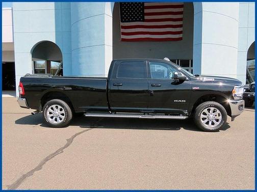 2022 RAM 3500 Big Horn Crew Cab 4x4 8' Box