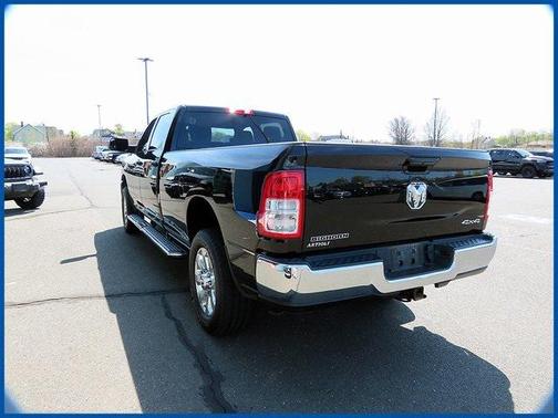 2022 RAM 3500 Big Horn Crew Cab 4x4 8' Box