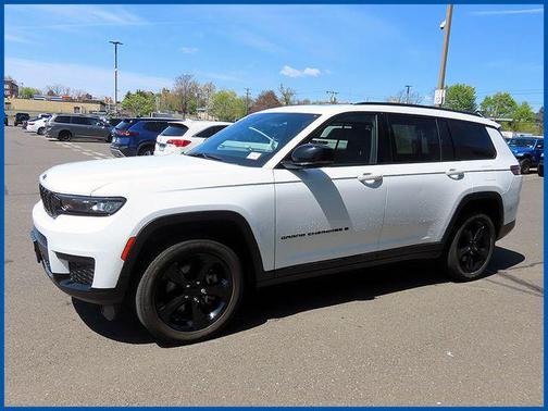 Bright White Clearcoat 2023 Jeep Grand Cherokee L Altitude