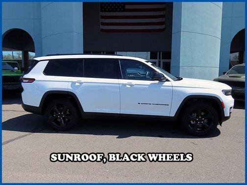 Bright White Clearcoat 2023 Jeep Grand Cherokee L Altitude