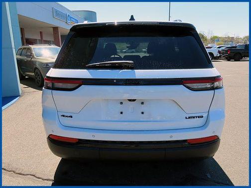 Bright White Clearcoat 2023 Jeep Grand Cherokee Limited