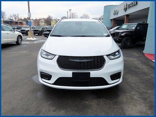 2026 Chrysler Pacifica L