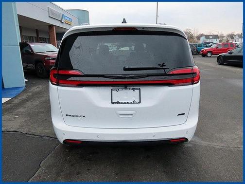 2026 Chrysler Pacifica L