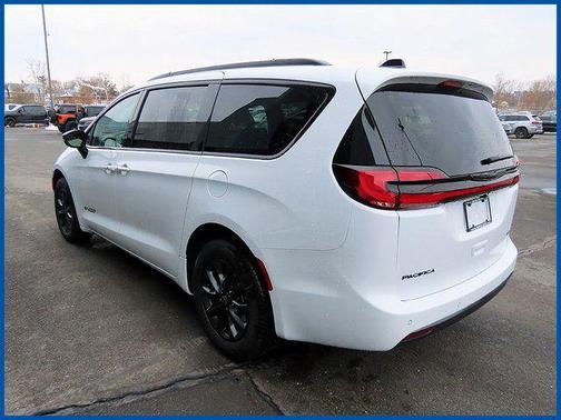 2026 Chrysler Pacifica L