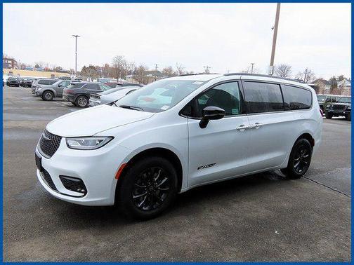 2026 Chrysler Pacifica L