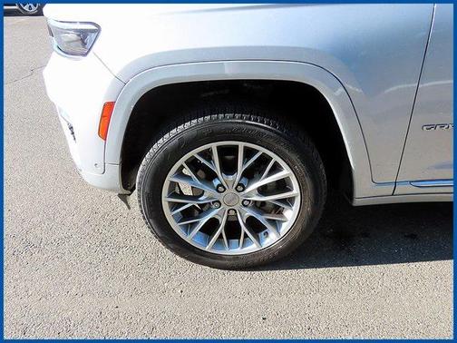 2022 Jeep Grand Cherokee Summit