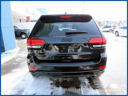 2022 Jeep Grand Cherokee Laredo