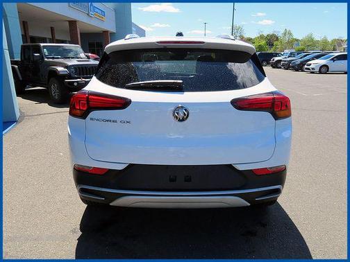 Summit White 2022 Buick Encore GX Select