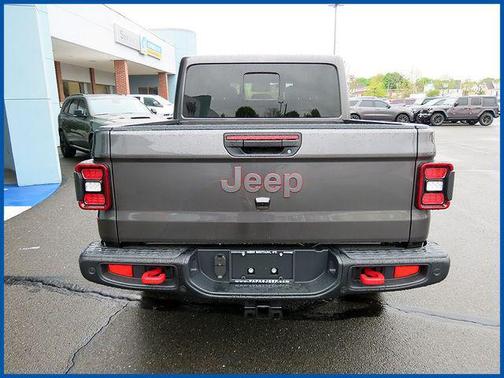 Granite Crystal Metallic Clearcoat 2026 Jeep Gladiator Rubicon
