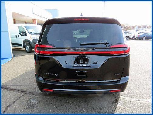 2026 Chrysler Pacifica L