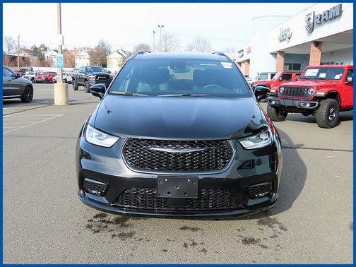 2026 Chrysler Pacifica L