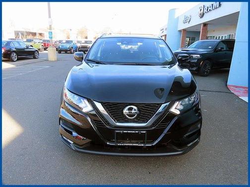 2022 Nissan Rogue Sport SV