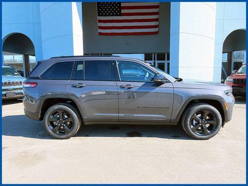 Baltic Gray Metallic Clearcoat 2026 Jeep Grand Cherokee Limited