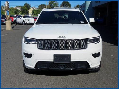 2022 Jeep Grand Cherokee Laredo