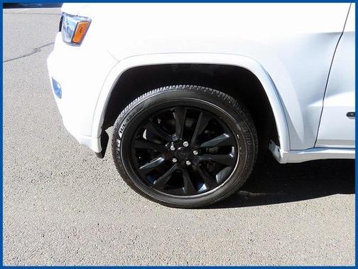 2022 Jeep Grand Cherokee Laredo