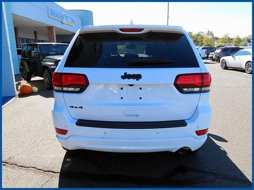 2022 Jeep Grand Cherokee Laredo
