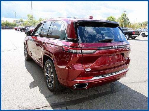 2022 Jeep Grand Cherokee Overland