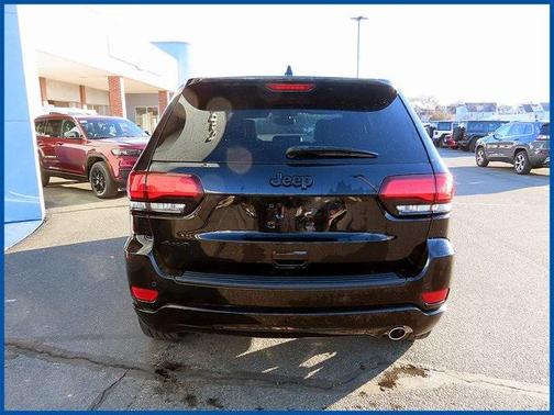 2022 Jeep Grand Cherokee Laredo