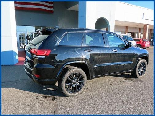 2022 Jeep Grand Cherokee Laredo