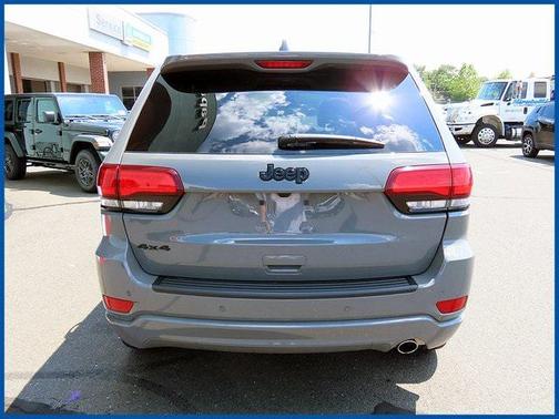 2022 Jeep Grand Cherokee Laredo