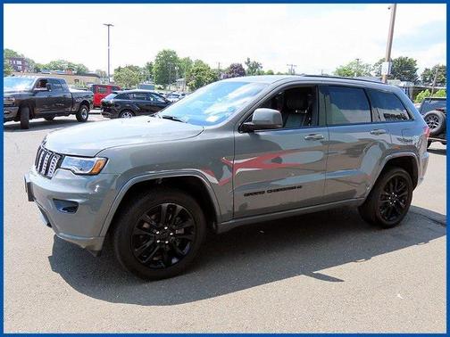 2022 Jeep Grand Cherokee Laredo