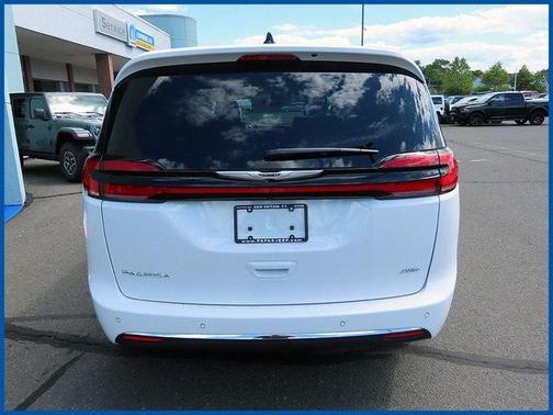 2025 Chrysler Pacifica L