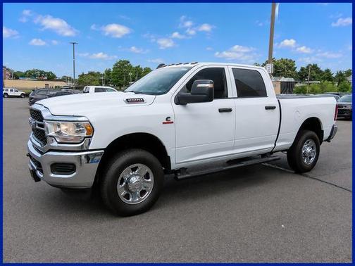 Bright White Clearcoat 2024 RAM 2500 Tradesman Crew Cab 4x4 6'4' Box
