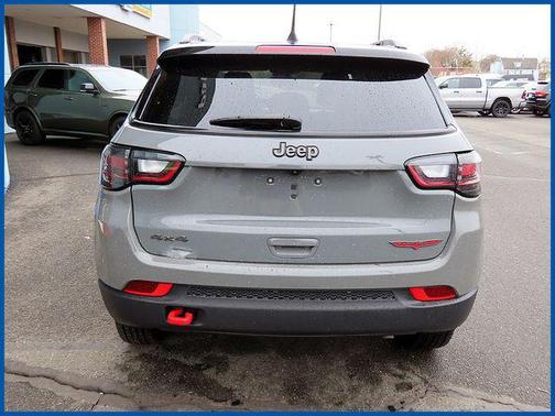 Sting-Gray Clearcoat 2022 Jeep Compass Trailhawk