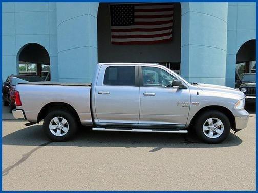 2019 RAM 1500 SLT
