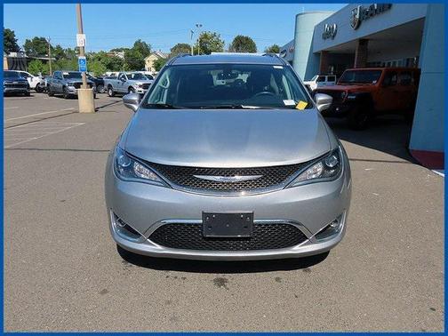 2018 Chrysler Pacifica Touring-L