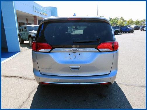 2018 Chrysler Pacifica Touring-L