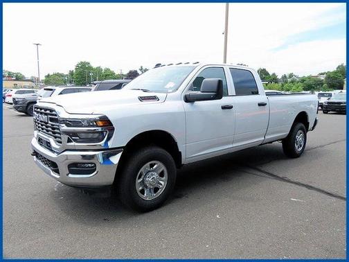 2025 RAM 2500 Tradesman Crew Cab 4x4 8' Box