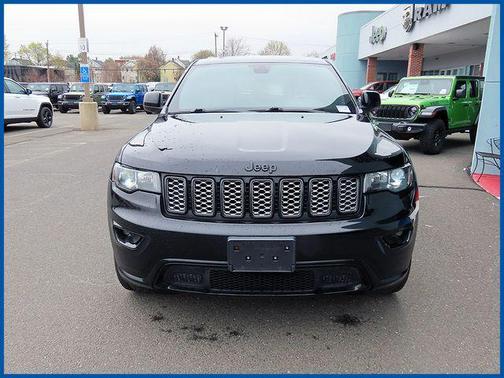 Diamond Black Crystal Pearlcoat 2018 Jeep Grand Cherokee Altitude