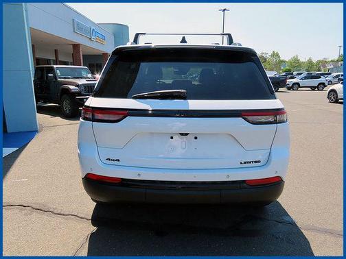 Bright White Clearcoat 2023 Jeep Grand Cherokee Limited