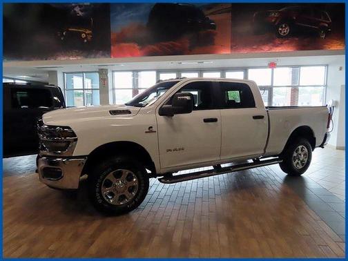 2025 RAM 3500 Big Horn Crew Cab 4x4 6'4' Box