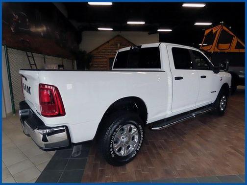 2025 RAM 3500 Big Horn Crew Cab 4x4 6'4' Box