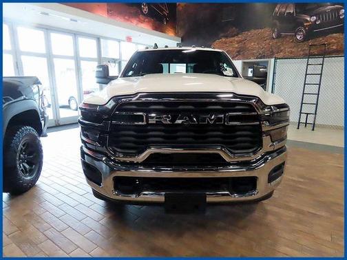 2025 RAM 3500 Big Horn Crew Cab 4x4 6'4' Box