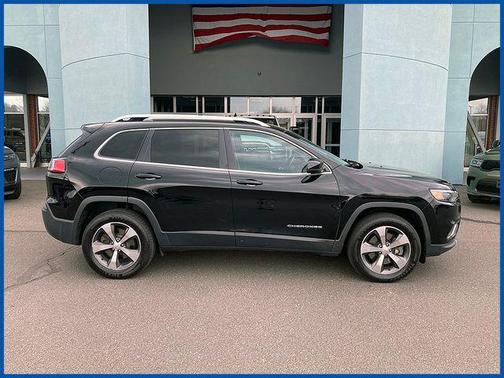 Diamond Black Crystal Pearlcoat 2020 Jeep Cherokee Limited
