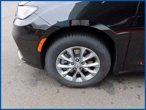 2026 Chrysler Pacifica L