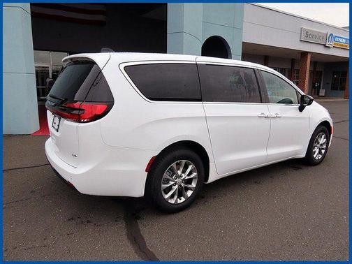 2026 Chrysler Pacifica L