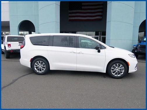 2026 Chrysler Pacifica L