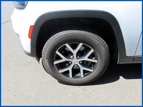 Bright White Clearcoat 2023 Jeep Grand Cherokee L Limited