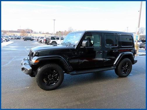 2023 Jeep Wrangler 4-Door Sahara Altitude 4x4
