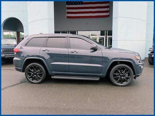 2017 Jeep Grand Cherokee Altitude